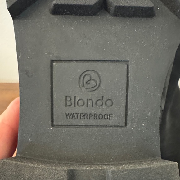 Blondo Dakota Black Leather Ankle Waterproof Boots with Chunky Lug Sole Size 7.5 - Picture 2 of 9